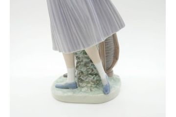 スペイン　リヤドロ　LLADRO　ゴルフのカップル　躍動感溢れる造りが素敵なフィギュリン(箱なし、陶器人形、置物、オブジェ)(R-061660)