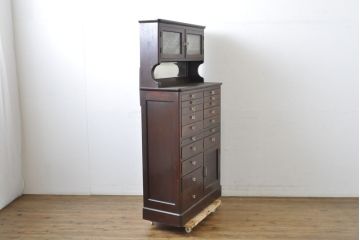 和製アンティーク　整理収納に大活躍!ノスタルジックな雰囲気を醸し出すデンタルキャビネット(デンタルケース、ケビント、ガラスケース、収納棚、戸棚)(R-061664)