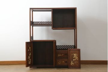 和製ビンテージ　上手物!!　花梨(カリン)材　象嵌入り　上質な和の空間づくりにオススメの飾り棚(茶棚、茶箪笥、違い棚、戸棚、収納棚、ヴィンテージ)(R-061666)