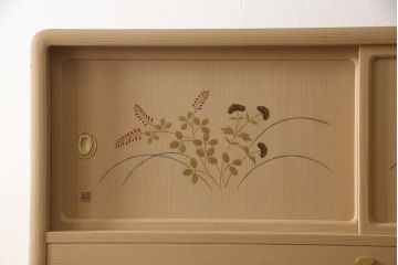 中古　伝統工芸士・中田静夫作　花の絵柄がかわいらしくも品を感じさせる紀州箪笥(大丸、桐たんす、衣装箪笥、和タンス、引き出し)(定価約220万円)(R-061669)