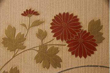 中古　伝統工芸士・中田静夫作　花の絵柄がかわいらしくも品を感じさせる紀州箪笥(大丸、桐たんす、衣装箪笥、和タンス、引き出し)(定価約220万円)(R-061669)