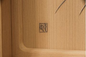 中古　伝統工芸士・中田静夫作　花の絵柄がかわいらしくも品を感じさせる紀州箪笥(大丸、桐たんす、衣装箪笥、和タンス、引き出し)(定価約220万円)(R-061669)