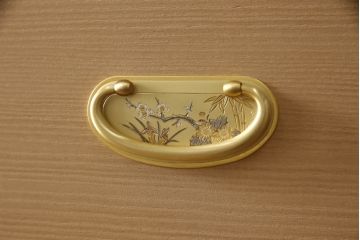 中古　伝統工芸士・中田静夫作　花の絵柄がかわいらしくも品を感じさせる紀州箪笥(大丸、桐たんす、衣装箪笥、和タンス、引き出し)(定価約220万円)(R-061669)