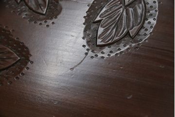 和製ビンテージ　大胆かつ繊細な彫刻が美しい日光彫りのローテーブル(座卓、リビングテーブル、センターテーブル、ヴィンテージ)(R-061671)