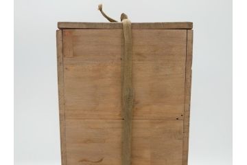 金工　三越　銅製　銀象嵌　竹笹図　花瓶(台座付き、花入、花器、贈呈品、茨城県酒造組合)(R-061674)