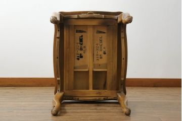 中古　DREXEL HERITAGE(ドレクセルヘリテイジ)　 流れるような曲線が優美なサイドテーブル(ナイトテーブル、コーヒーテーブル、カフェテーブル)(R-061676)