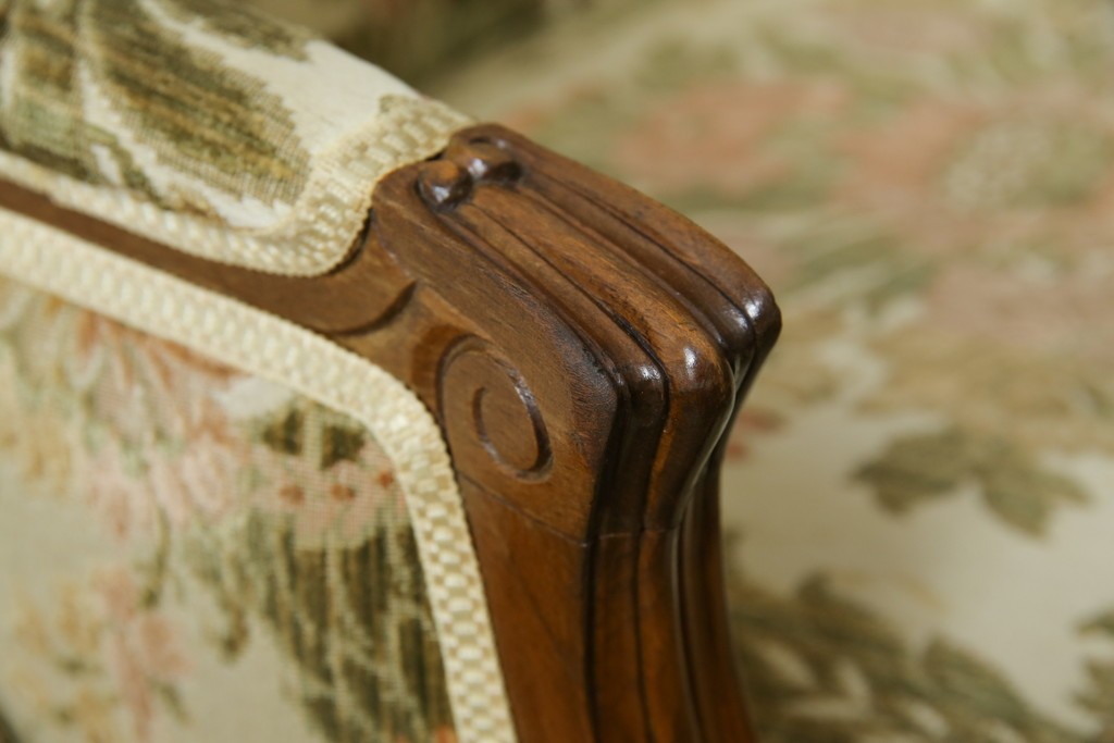 フランスアンティーク　エレガントな空間を演出する1人掛けソファ　(R-061677)