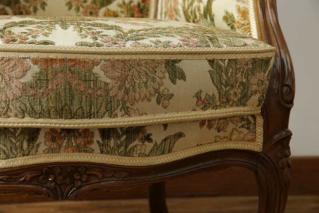 フランスアンティーク　エレガントな空間を演出する1人掛けソファ　(R-061677)