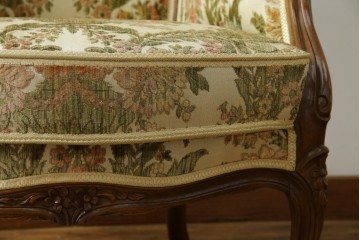 フランスアンティーク　エレガントな空間を演出する1人掛けソファ　(R-061677)