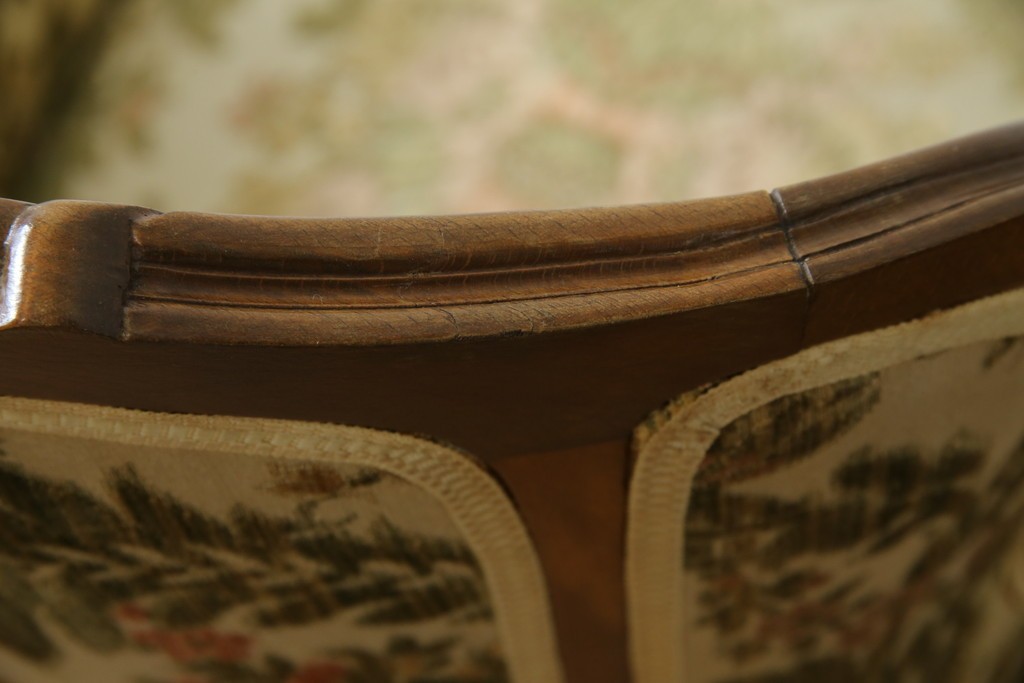 フランスアンティーク　エレガントな空間を演出する1人掛けソファ　(R-061677)