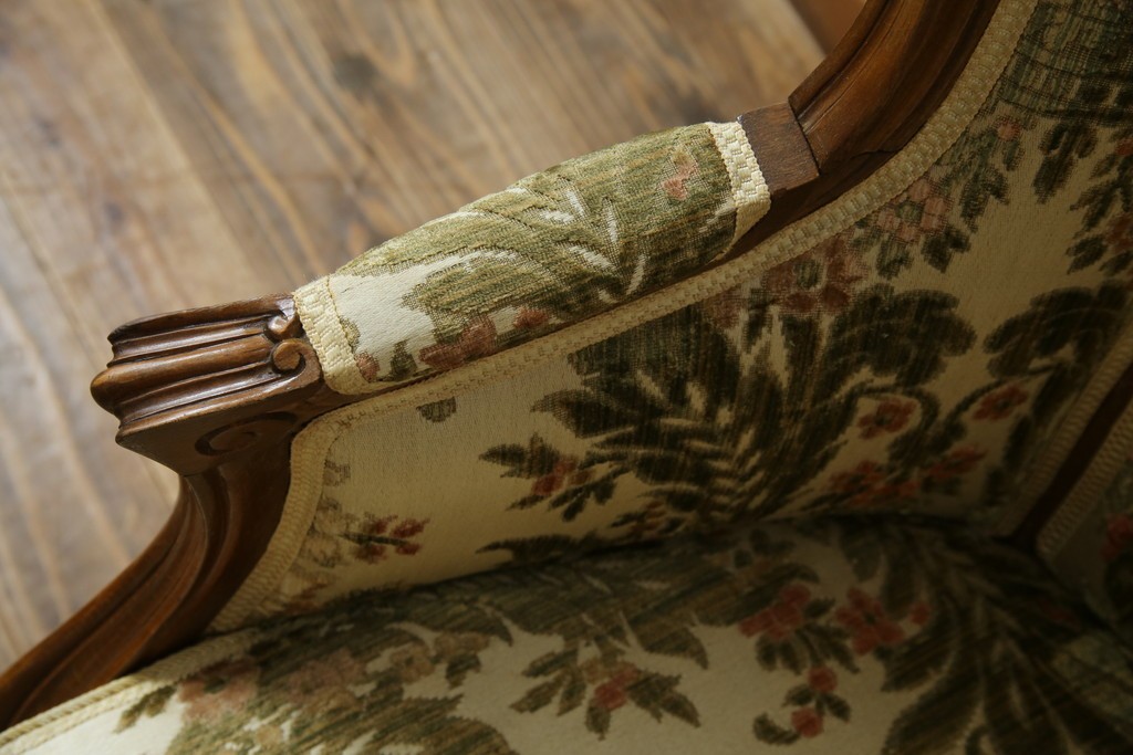 フランスアンティーク　エレガントな空間を演出する1人掛けソファ　(R-061677)