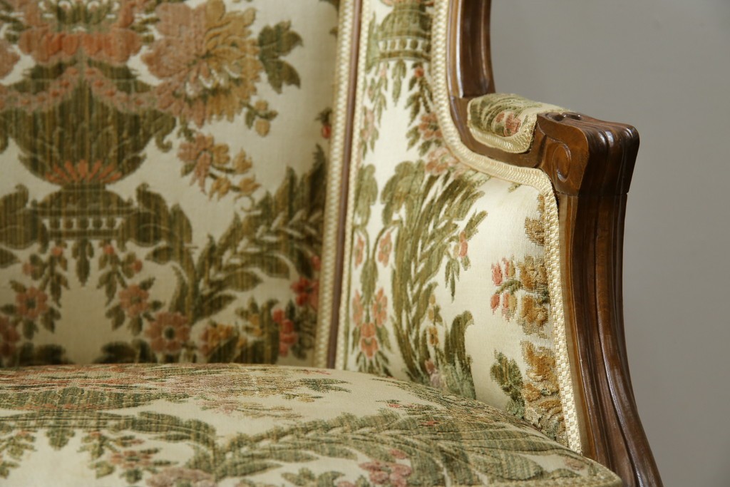 フランスアンティーク　エレガントな空間を演出する1人掛けソファ　(R-061677)