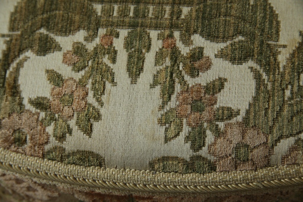 フランスアンティーク　エレガントな空間を演出する1人掛けソファ　(R-061677)