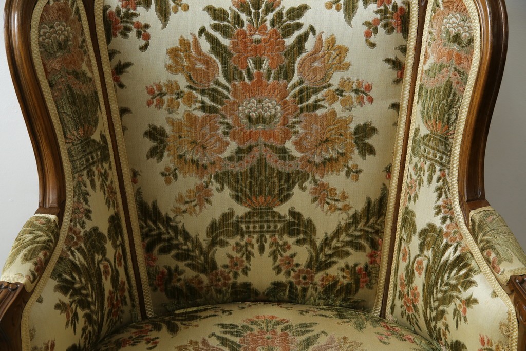 フランスアンティーク　エレガントな空間を演出する1人掛けソファ　(R-061677)