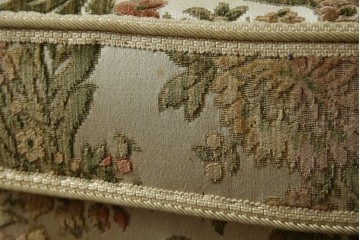 フランスアンティーク　エレガントな空間を演出する1人掛けソファ　(R-061677)