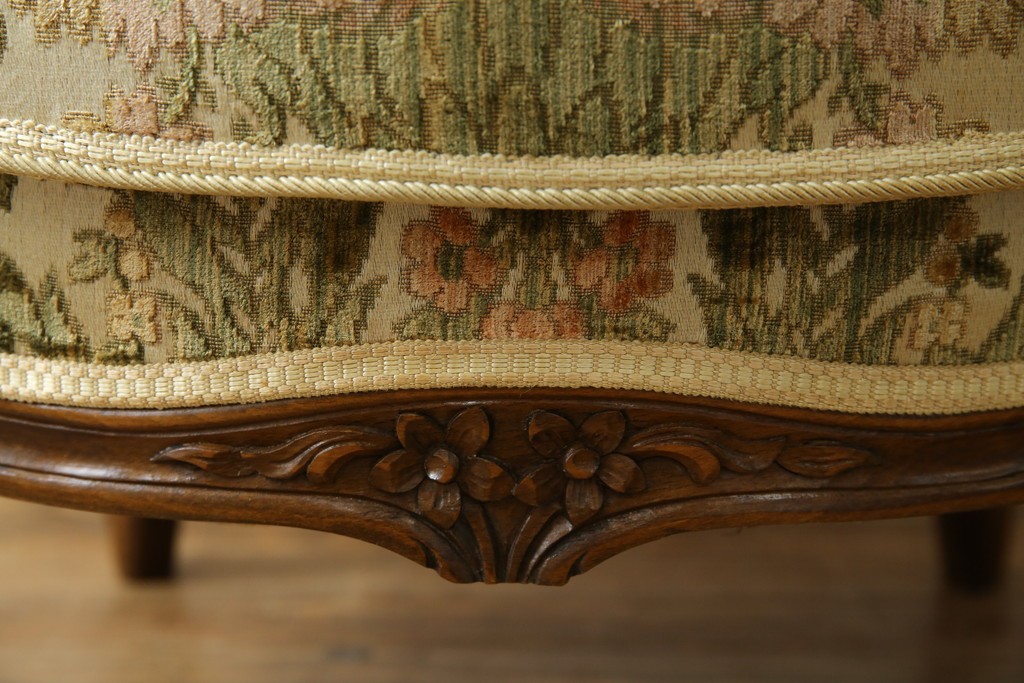 フランスアンティーク　エレガントな空間を演出する1人掛けソファ　(R-061677)