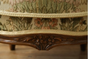 フランスアンティーク　エレガントな空間を演出する1人掛けソファ　(R-061677)