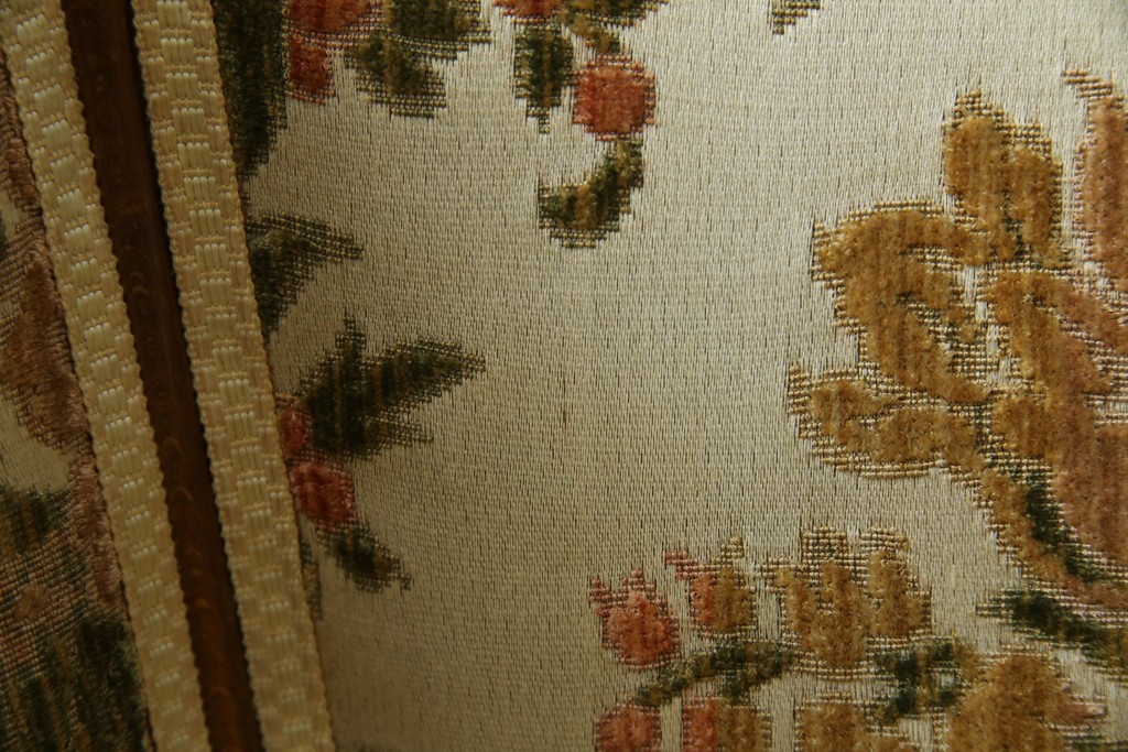 フランスアンティーク　エレガントな空間を演出する1人掛けソファ　(R-061677)