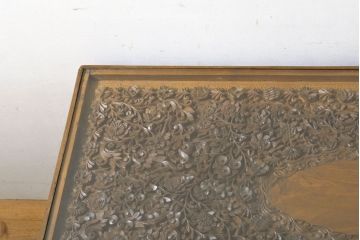アジアンビンテージ　隅々まで施された繊細な彫刻が美しいセンターテーブル(ローテーブル、リビングテーブル、ヴィンテージ)(R-061679)