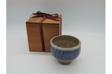 人間国宝　島岡達三　益子焼　塩釉象嵌縄文碗(共箱付き、茶碗、飯碗、民芸陶器)(R-061688)
