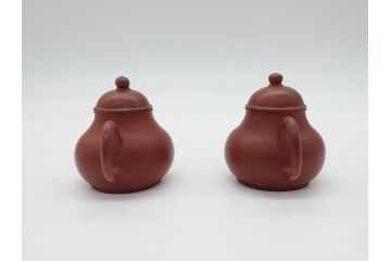 古玩　孟臣　工夫茶器　梨型　なめらかなフォルムが目を惹く朱泥急須1対(煎茶器、茶壷、茶道具、中国、唐物)(R-061690)