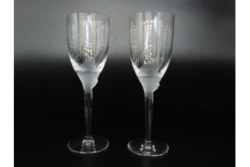 フランス　LALIQUE(ラリック)　アンジュ　天使　シャンパンフルート　上品で洗練されたワイングラス2客セット(1客は箱無し、Marc Lalique、マーク・ラリック、クリスタル)(R-061692)