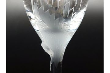 フランス　LALIQUE(ラリック)　アンジュ　天使　シャンパンフルート　上品で洗練されたワイングラス2客セット(1客は箱無し、Marc Lalique、マーク・ラリック、クリスタル)(R-061692)