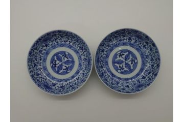 江戸期　古伊万里　染付　二重角福　花唐草文　繊細な絵柄に魅了される4.6寸なます皿2枚セット(渦福、牡丹、小皿、和食器)(R-061694)
