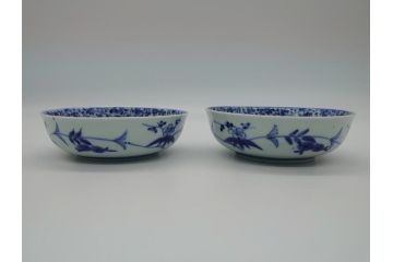 江戸期　古伊万里　染付　二重角福　花唐草文　繊細な絵柄に魅了される4.6寸なます皿2枚セット(渦福、牡丹、小皿、和食器)(R-061696)