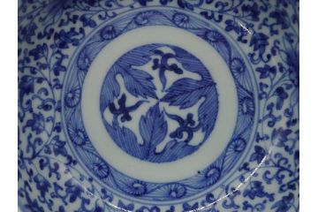江戸期　古伊万里　染付　二重角福　花唐草文　繊細な絵柄に魅了される4.6寸なます皿2枚セット(渦福、牡丹、小皿、和食器)(R-061696)
