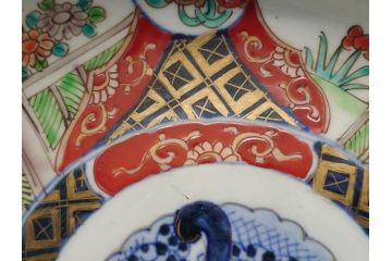 幕末期　上手物　金彩色絵　二重高台　7.6寸皿　約23cm　きらびやかに輝き美しい大鉢(七寸六分、和皿、皿、大皿、紅葉、小花、獅子、渦、和食器)(R-061700)