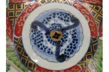幕末期　上手物　金彩色絵　二重高台　7.6寸皿　約23cm　きらびやかに輝き美しい大鉢(七寸六分、和皿、皿、大皿、紅葉、小花、獅子、渦、和食器)(R-061700)