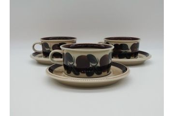 ARABIA　FINLAND　Ruija(ルイージャ)　Ulla Procope(ウラ・プロコッペ)　優しさと温かみある絵付けが印象的なティーカップ&ソーサー3客セット(アラビア、フィンランド、Sモデル、北欧食器、C&S)(R-061702)