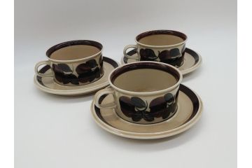 ARABIA　FINLAND　Ruija(ルイージャ)　Ulla Procope(ウラ・プロコッペ)　優しさと温かみある絵付けが印象的なティーカップ&ソーサー3客セット(アラビア、フィンランド、Sモデル、北欧食器、C&S)(R-061702)