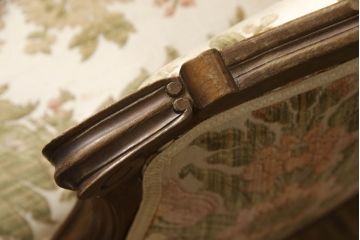 フランスアンティーク　細部まで施された彫刻が優美な1人掛けソファ(1Pソファ、アームソファ、アームチェア、サロンチェア、椅子、イス)(R-061705)