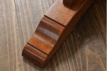 中古　松本民芸家具　凝った脚のデザインが目を惹くサイドテーブル(2人掛け、2P、ダイニングテーブル、カフェテーブル)(R-061706)