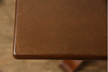 中古　美品　松本民芸家具　凝った脚のデザインが目を惹くサイドテーブル(2人掛け、2P、ダイニングテーブル、カフェテーブル)(R-061707)