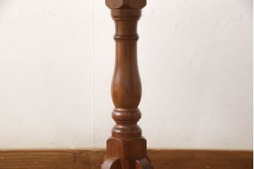 中古　美品　松本民芸家具　凝った脚のデザインが目を惹くサイドテーブル(2人掛け、2P、ダイニングテーブル、カフェテーブル)(R-061707)