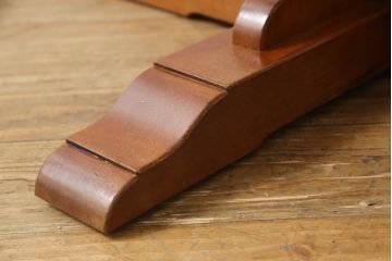 中古　美品　松本民芸家具　凝った脚のデザインが目を惹くサイドテーブル(2人掛け、2P、ダイニングテーブル、カフェテーブル)(R-061707)