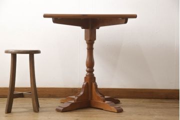 中古　美品　松本民芸家具　凝った脚のデザインが目を惹くサイドテーブル(2人掛け、2P、ダイニングテーブル、カフェテーブル)(R-061707)