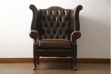 イギリスビンテージ　本革　重厚感のある佇まいが魅力的なウイングバックソファ(ウィングバック、チェスターフィールドソファ、アームソファ、一人掛けソファ、レザーソファ、ヴィンテージ)(R-061709)