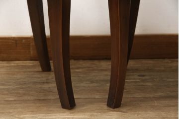 ヨーロッパアンティーク　背もたれのデザインが珍しいアームチェア2脚セット(ダイニングチェア、椅子、イス)(R-061710)