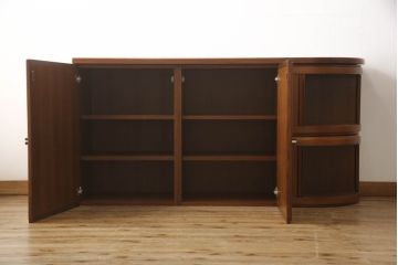 希少　和製ビンテージ　YAMAHA(ヤマハ、山葉)　チーク材　シャッター(蛇腹)　美しい色合いと曲線が魅力的なサイドボード(サイドキャビネット、収納棚、戸棚、ヴィンテージ)(R-061713)