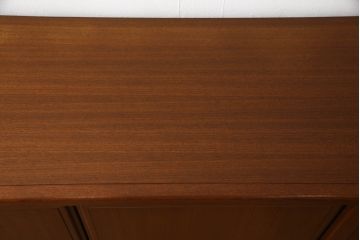 希少　和製ビンテージ　YAMAHA(ヤマハ、山葉)　チーク材　シャッター(蛇腹)　美しい色合いと曲線が魅力的なサイドボード(サイドキャビネット、収納棚、戸棚、ヴィンテージ)(R-061713)