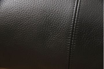 中古　超美品　arflex(アルフレックス)　BRERA (ブレラ)　L1　本革　ブラックカラーが高級感を醸し出すレザークッション(定価約6万5千円)(R-061714)