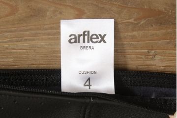 中古　超美品　arflex(アルフレックス)　BRERA (ブレラ)　L1　本革　ブラックカラーが高級感を醸し出すレザークッション(定価約6万5千円)(R-061714)