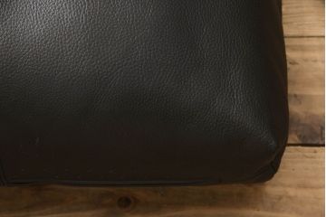 中古　超美品　arflex(アルフレックス)　BRERA (ブレラ)　L1　本革　ブラックカラーが高級感を醸し出すレザークッション(定価約7万円)(R-061715)