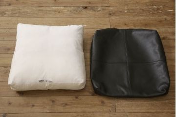 中古　超美品　arflex(アルフレックス)　BRERA (ブレラ)　L1　本革　ブラックカラーが高級感を醸し出すレザークッション(定価約7万円)(R-061715)