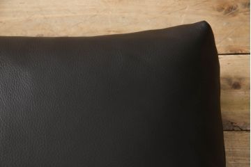 中古　超美品　arflex(アルフレックス)　BRERA (ブレラ)　L1　本革　ブラックカラーが高級感を醸し出すレザークッション(定価約9万5千円)(R-061716)
