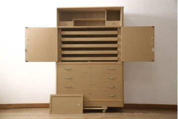 中古　美品　大阪泉州桐箪笥　特注　汚れが付きにくいメラミン化粧板を使った総桐箪笥(総桐たんす、胴丸、和たんす、和タンス、衣装箪笥、和服箪笥、着物箪笥、引き出し)(R-061717)